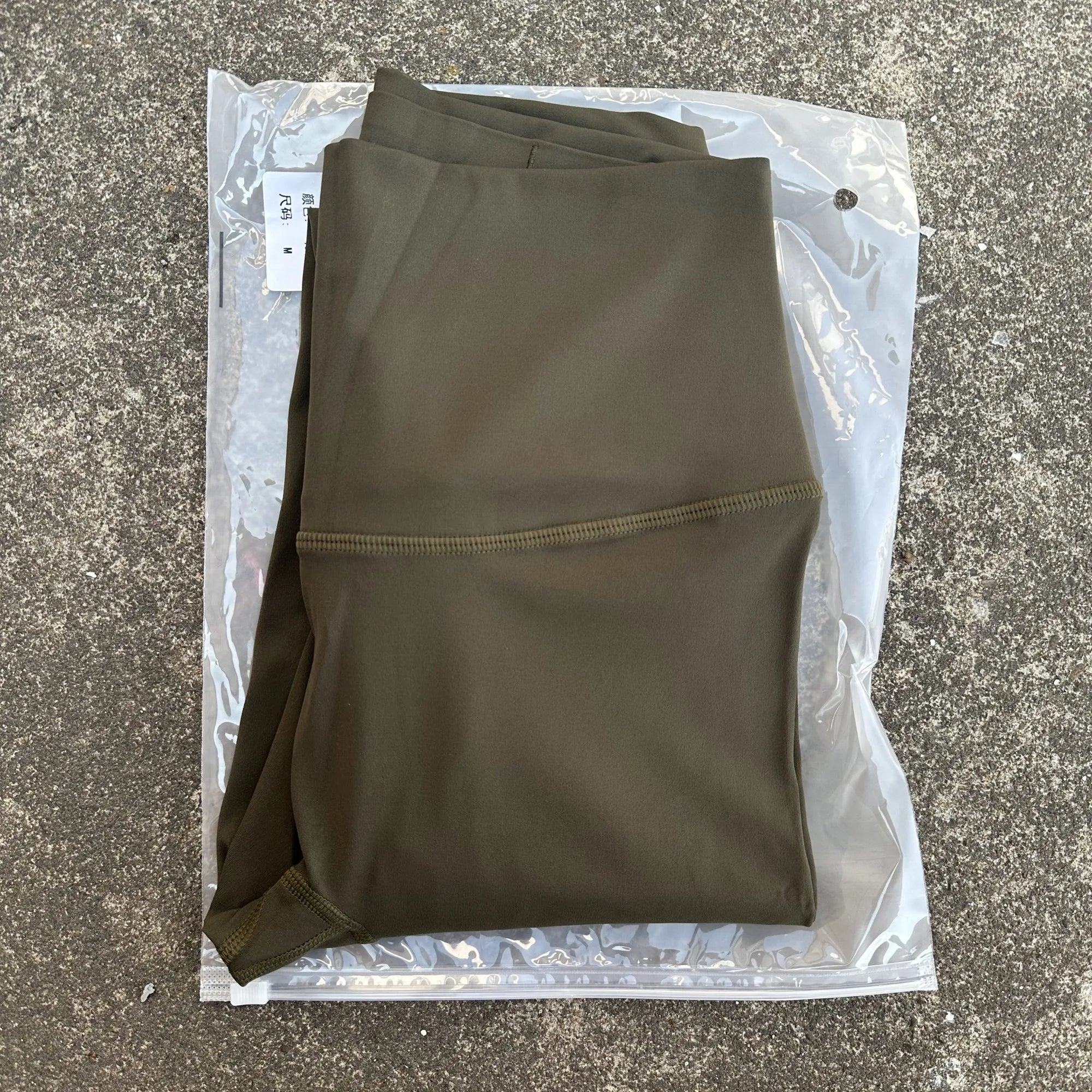 🧘 Solid Color High Waist Yoga Leggings with Back Waist Pocket