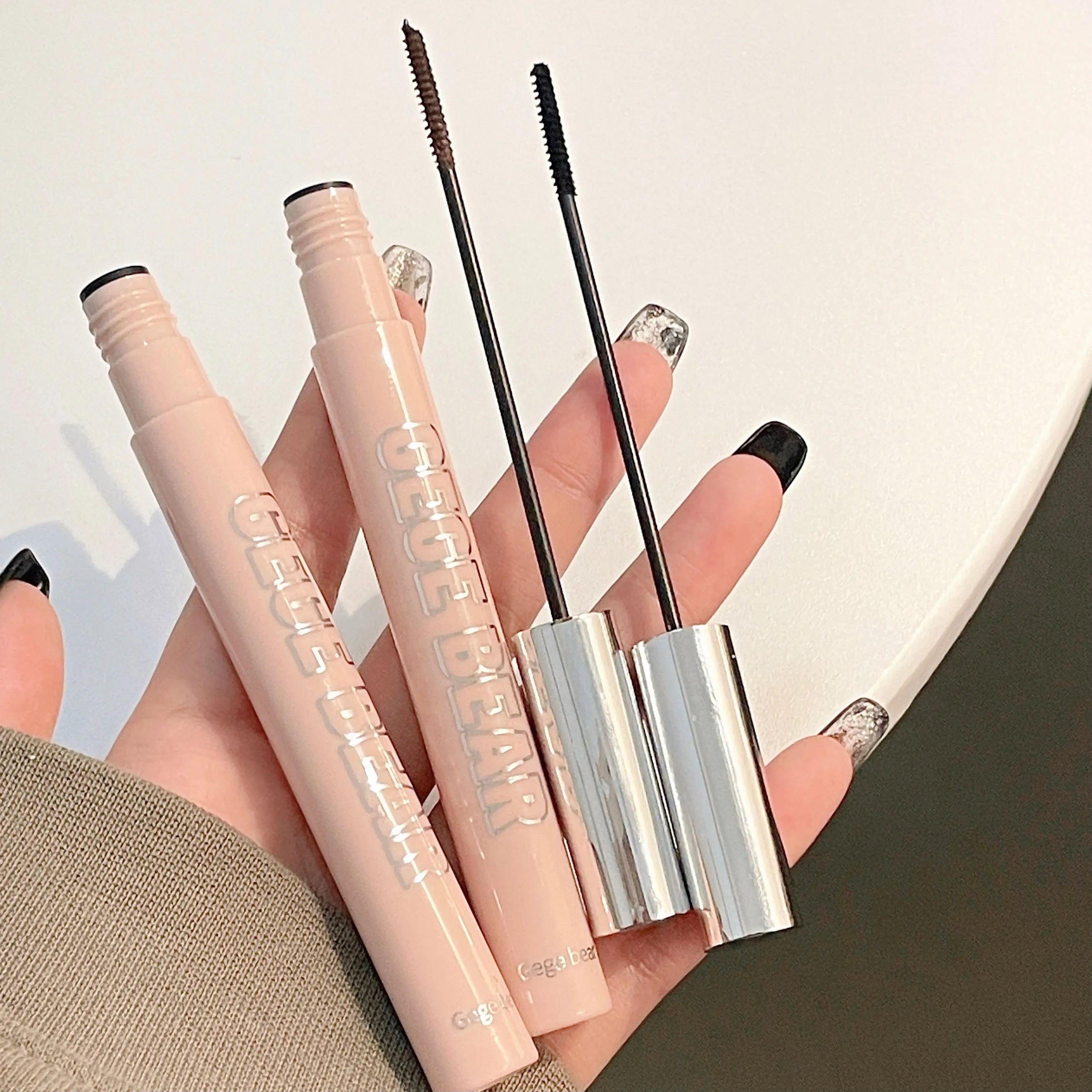 💫 Silk Fiber Matte Mascara – Ultra-Fine Brush Lengthening & Curling